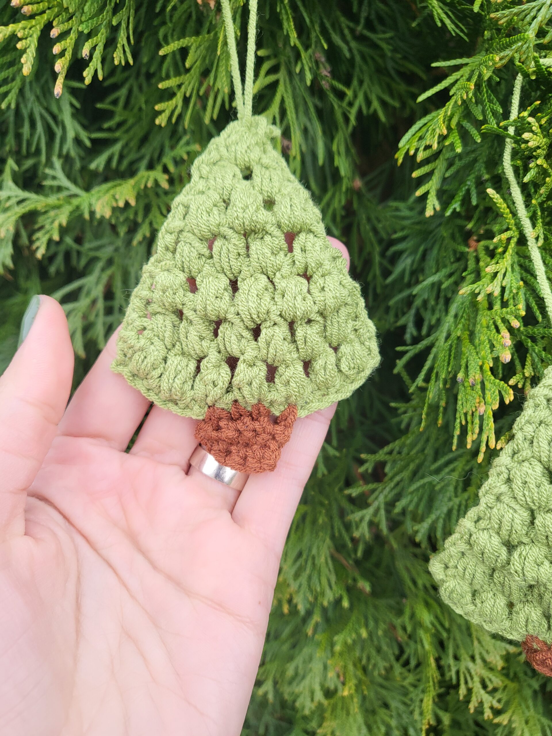 Brăduț croșetat - imagine 6