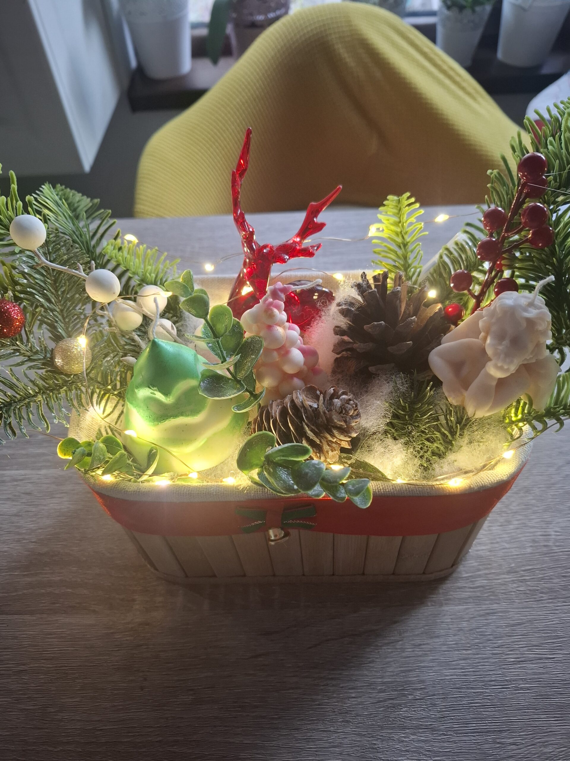 Aranjament Sarbatori cu lumanari din ceara de soia aroma scorțișoară lavanda