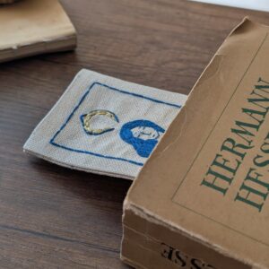 Semn de carte brodat manual, model Luna, inspirat din carte si visare pentru vinedecare si acceptare.