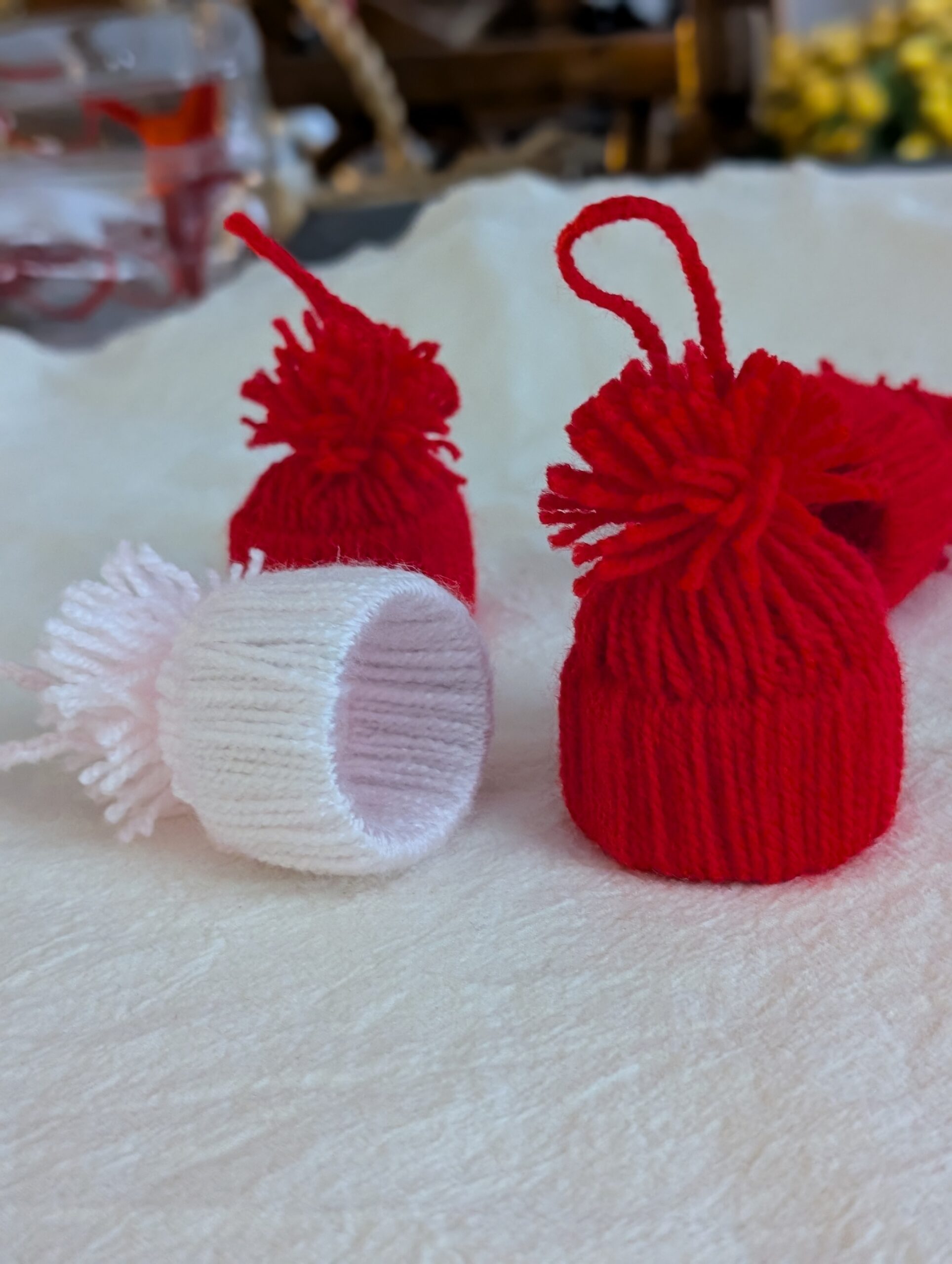 La gura sobei, căciulițe de iarnă- decorațiune de brad - imagine 3