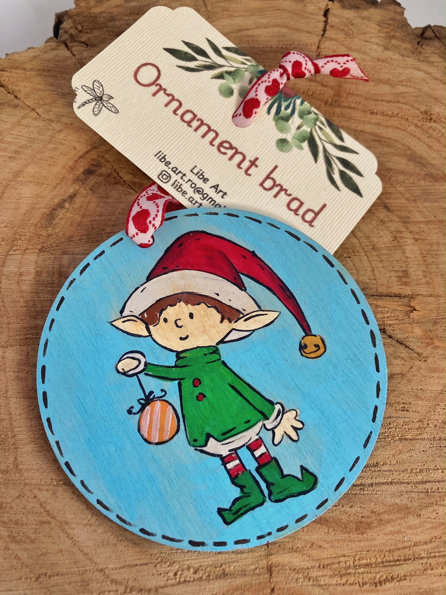 Ornament brad pictat manual - Craciun - imagine 3