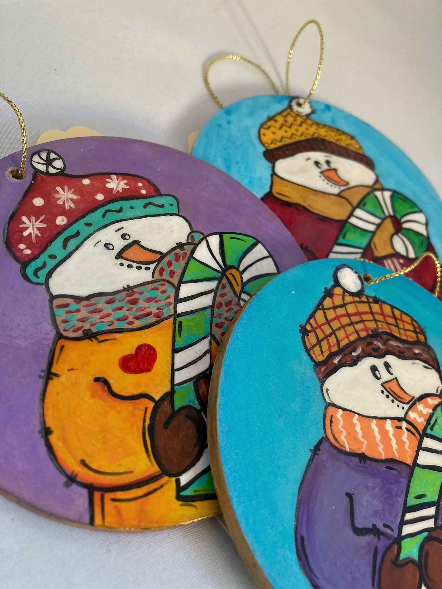 Ornament brad pictat manual - Craciun - imagine 9