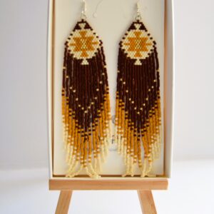 Cercei cu franjuri, din margele - model etnic maro