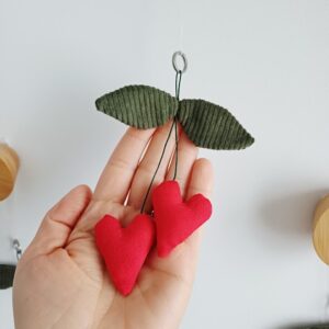 Breloc inimioare handmade din material textil - charm pentru poșetă sau rucsac